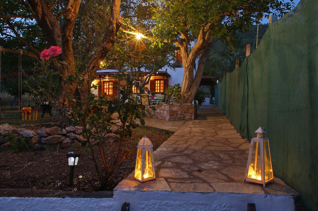 Anna George Studios Stafylos Exterior photo