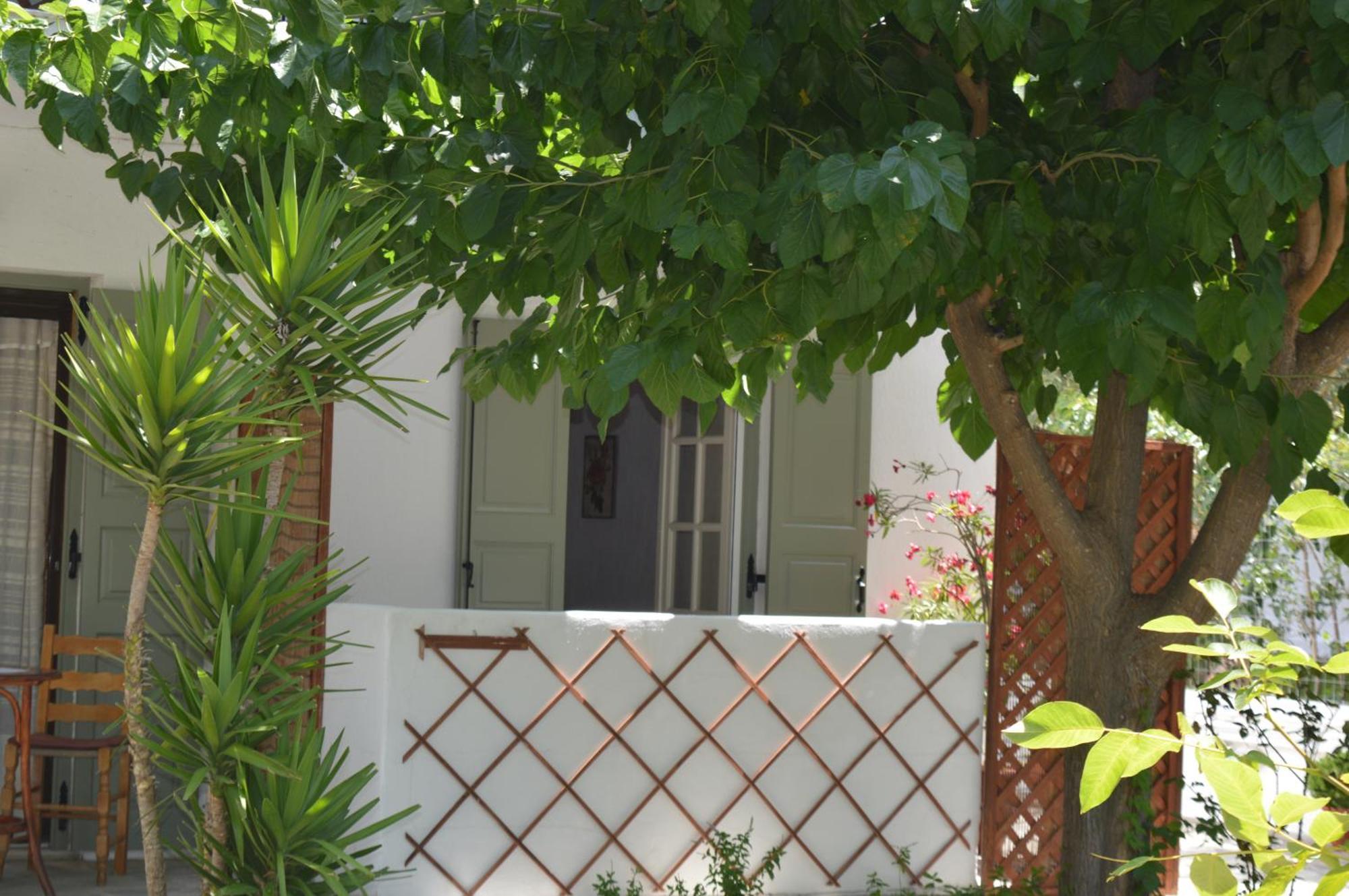 Anna George Studios Stafylos Exterior photo